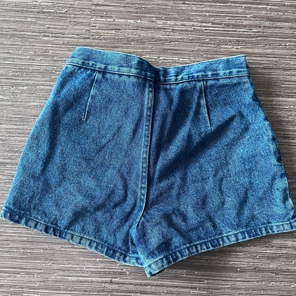 90s LA Blues Vintage Shorts - Picture 3 of 3
